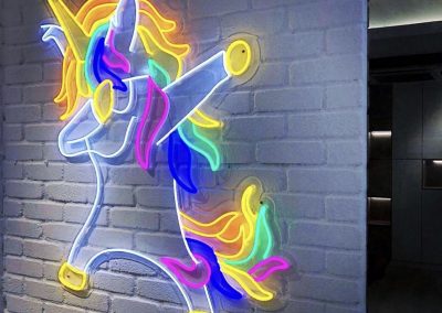 neon-licorne